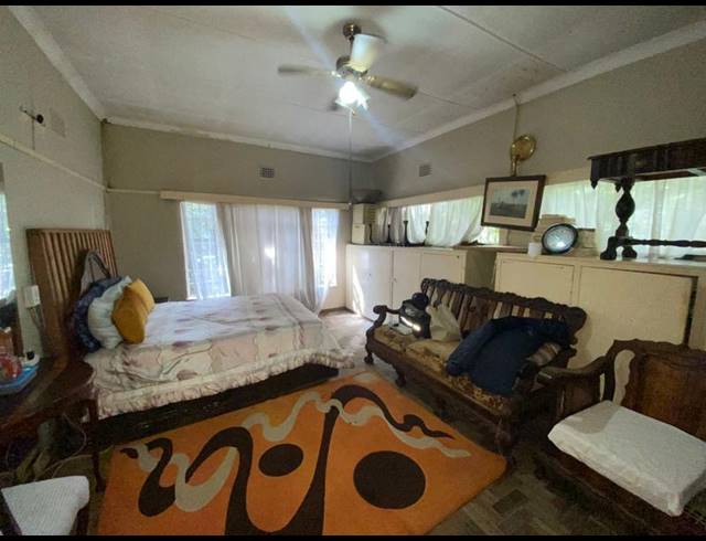 11 BEDROOM HOUSE FOR SALE IN CLAYVILLE EAST